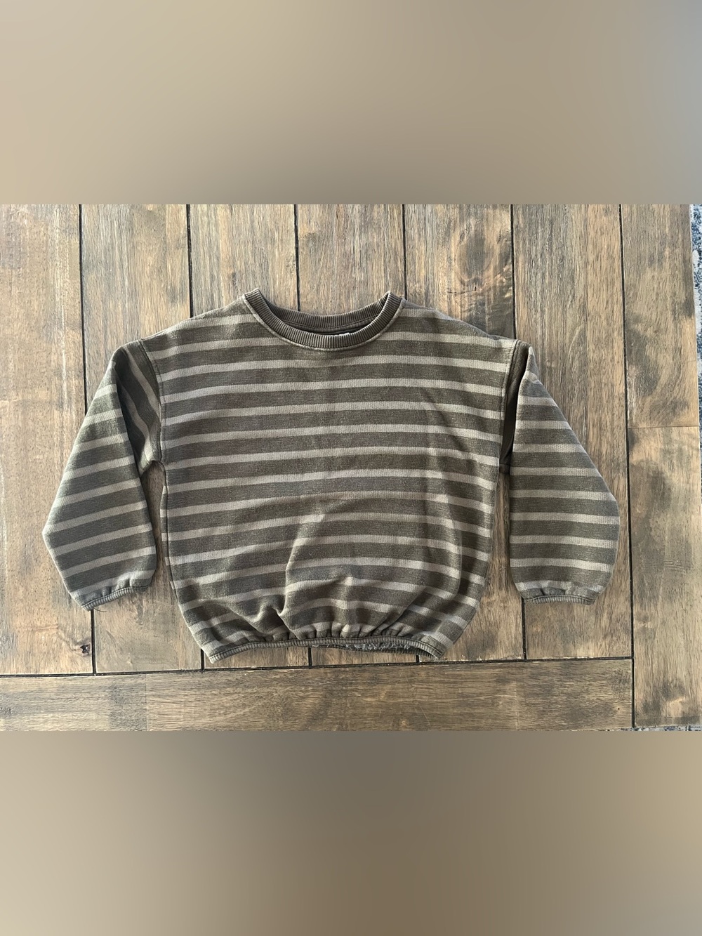 Zara boys Olive Green Striped Kids Sweatshirt with banded bottom size 5yrs